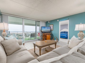 English Towers 1002 (Bay View)